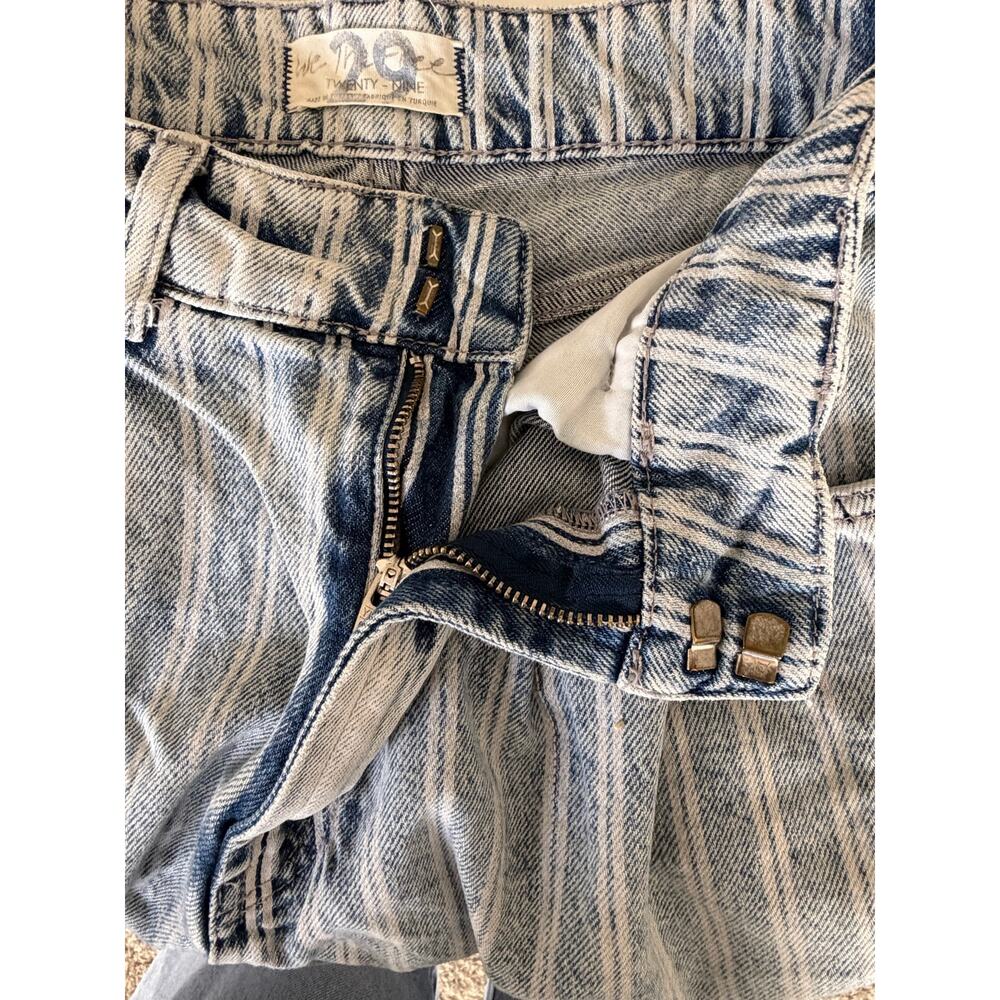 Free People Dogtown High Rise Jean Shorts 29 Striped Bermuda Denim w/ Frayed Hem - Picture 5 of 6